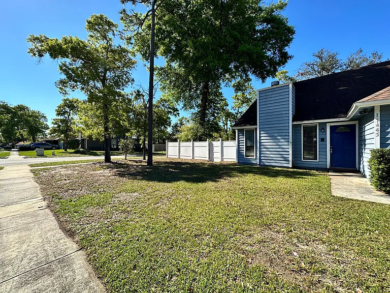 11445 Fort Caroline Lakes Dr N — Photo 94