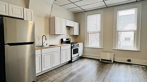 48 N Church St #4 Photo 1
