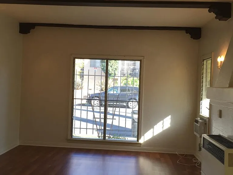 4658 Rosewood Ave #1 — Photo 6