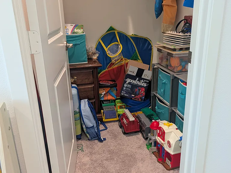 2nd bedroom closet