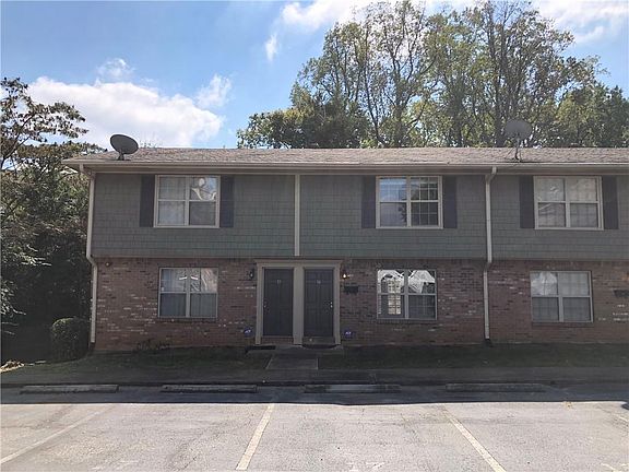 2nd image of 16 Villa Ct SE