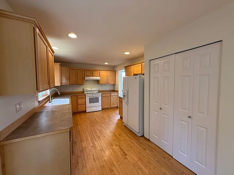 18230 28th Dr SE — Photo 8
