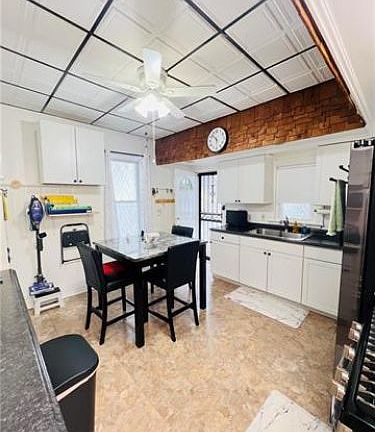 5th image of 908 Centre St