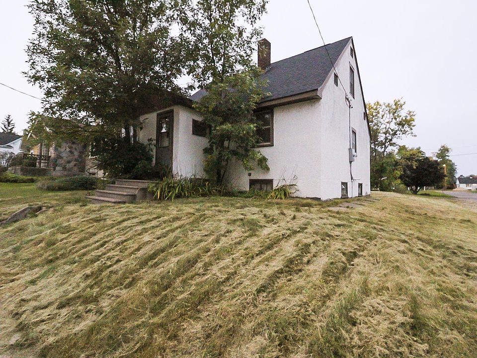 1st image of 819 1st Ave NW