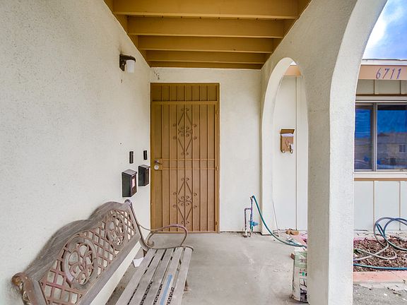Gated entryway with doorbell camera (tenants control)