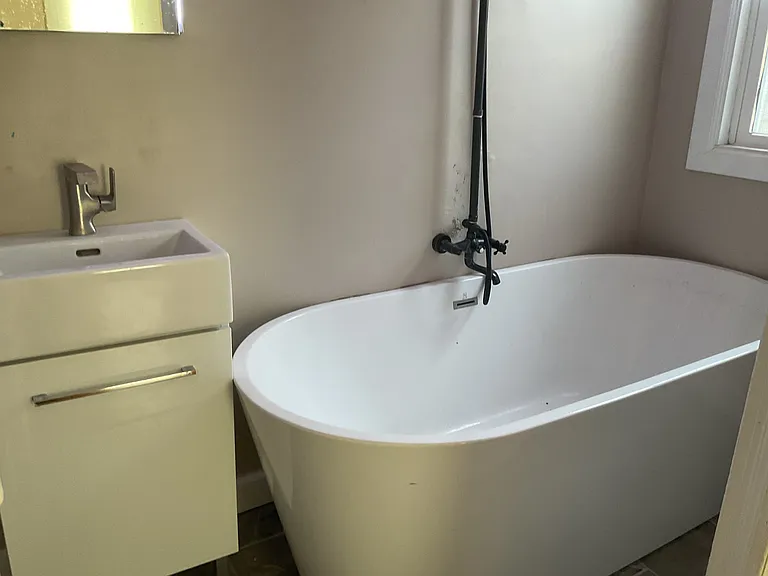 27 Diamond Ave SE #2 — Photo 3