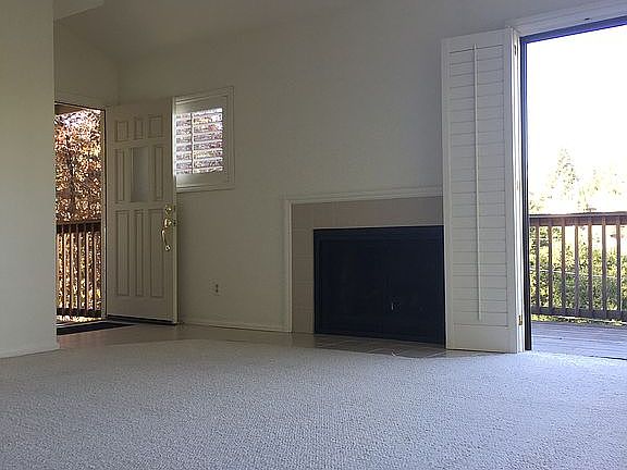 5th image of 608 Vista Dr