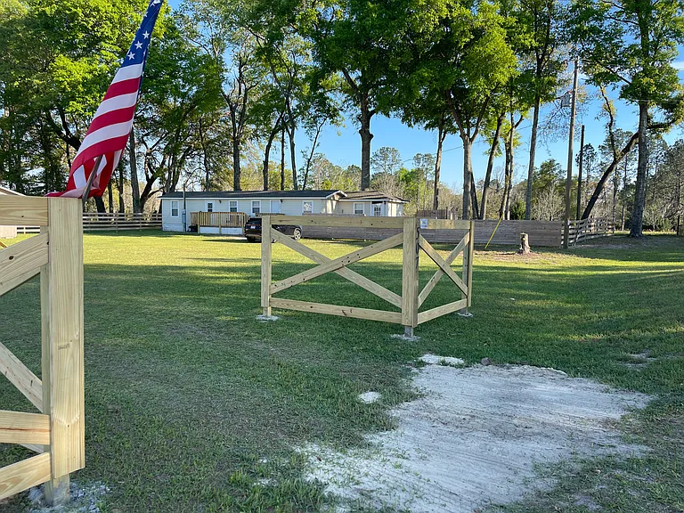 SW Peace Dr — Photo 1