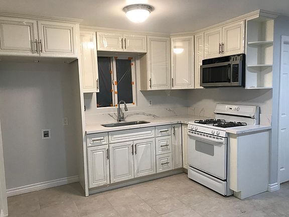 3rd image of 14313 Horst Ave