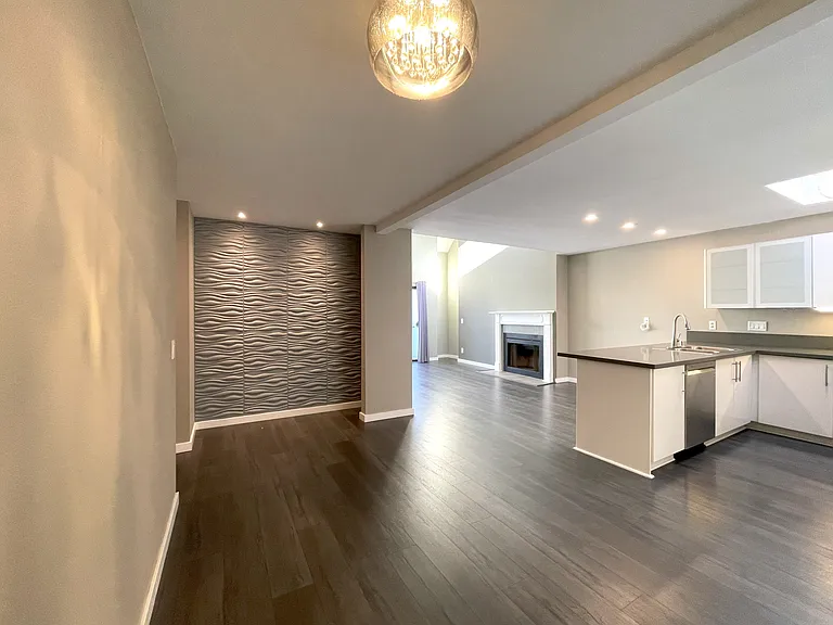 8338 Regents Rd #3O — Photo 5