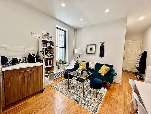 4th image of 211 8th Ave APT 1B