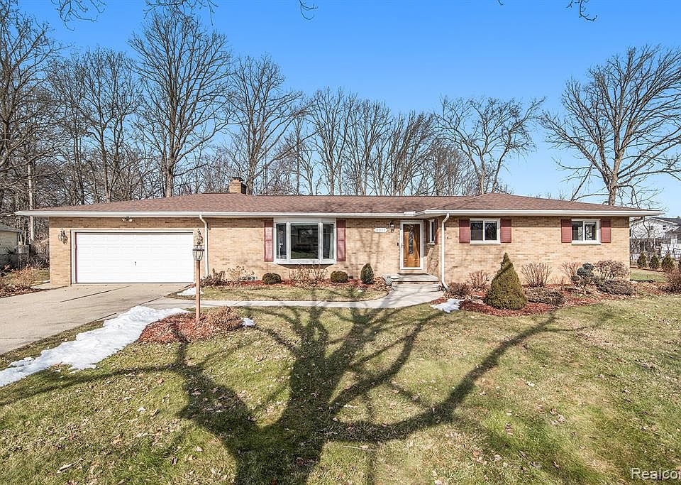 1st image of 2315 Blackthorn Dr