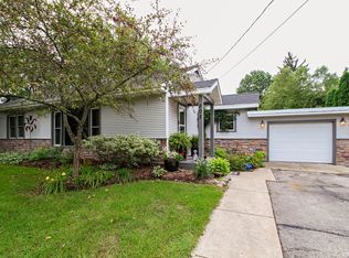 205 Devils Ln, Walworth, WI 53184