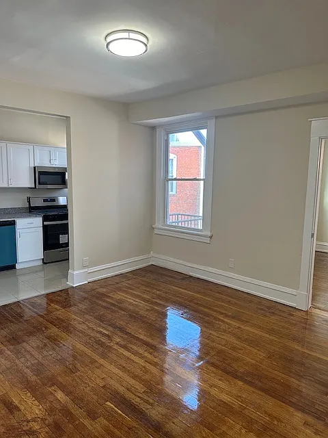 West Grace Apts — Photo 1