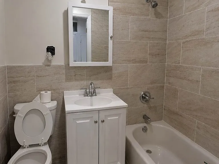 12-16 31st Dr #3 — Photo 4