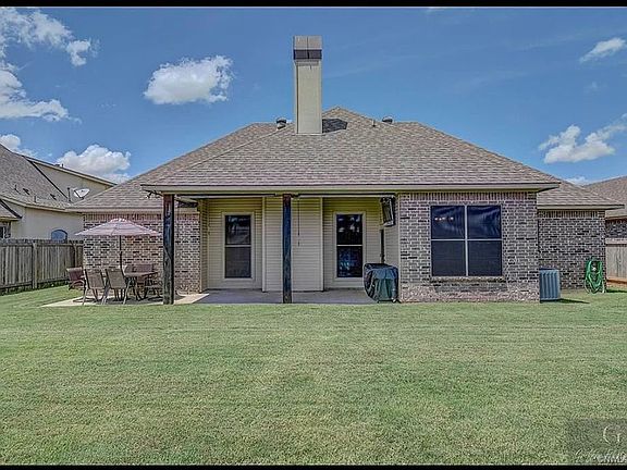 4th image of 258 Gloucester Dr