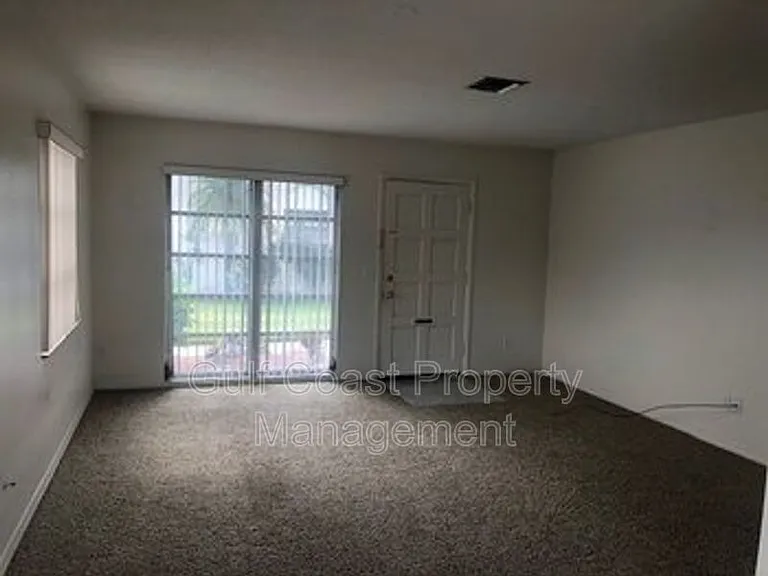2125 Pueblo Cir #V-7 — Photo 10