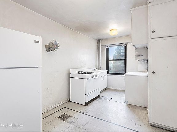5th image of 210 Broadway Unit G1505