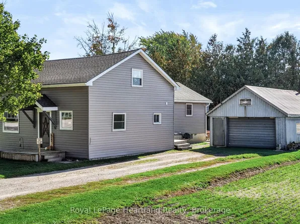 33 Mill Rd W, Bluewater, ON N0M 1J0