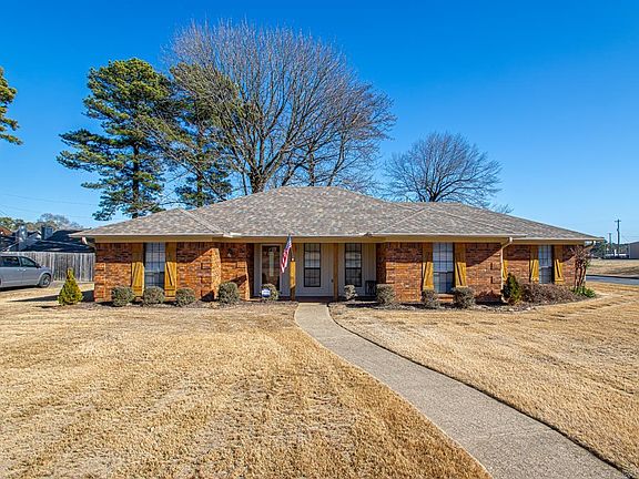 4th image of 3801 Deer Dr