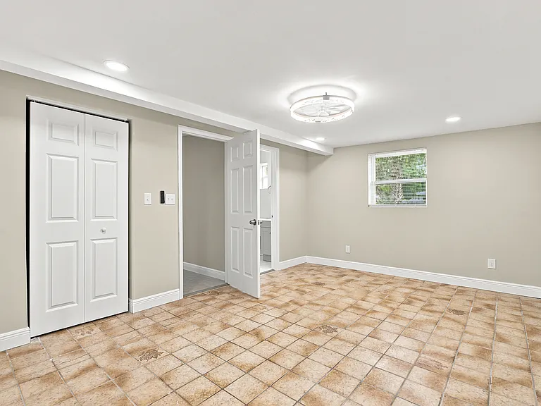 1704 Paine Ave — Photo 13