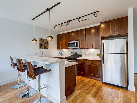 3rd image of 2742 N Spaulding Ave #502