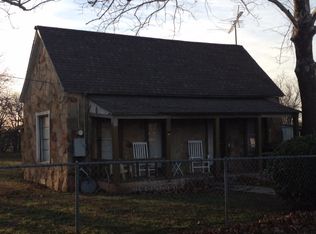 120 Maple St, Paradise, TX 76073
