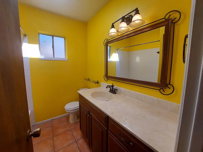 2604 Inverrary Dr — Photo 15