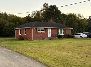 2356 W Riverside Dr, Salem, VA 24153