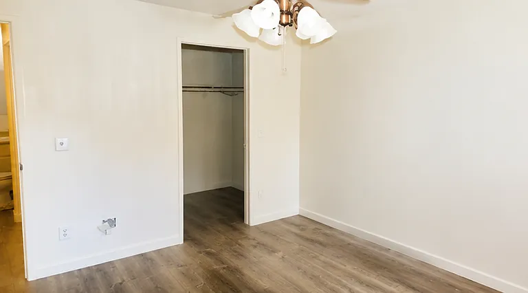 12445 Bay Hill Ct — Photo 3