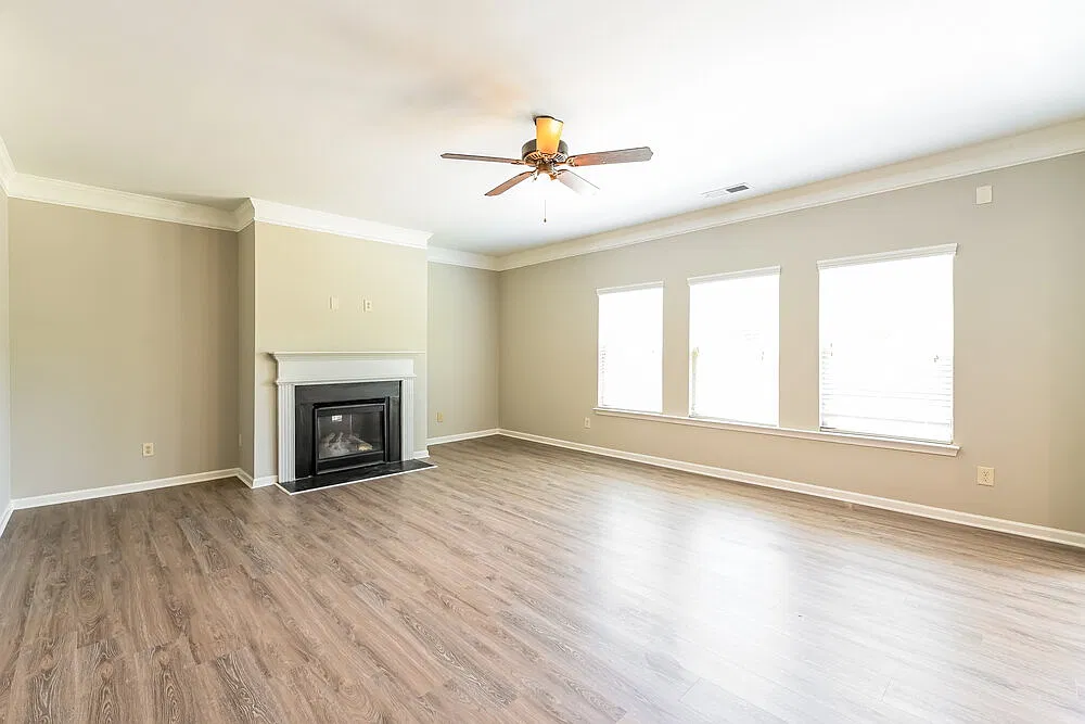 4 bed, 3.0 bath, 2600 sqft, $3,830 — Photo 4
