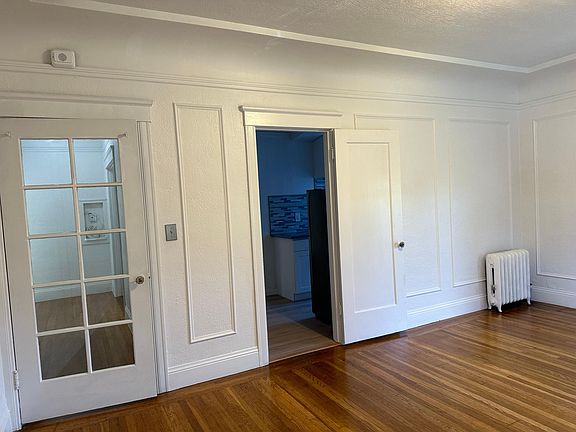 4th image of 301 Clipper St #4