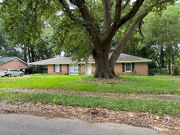 2nd image of 2712 Forsyth Ln