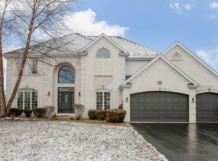 26W486 Pinehurst Dr, Winfield, IL 60190