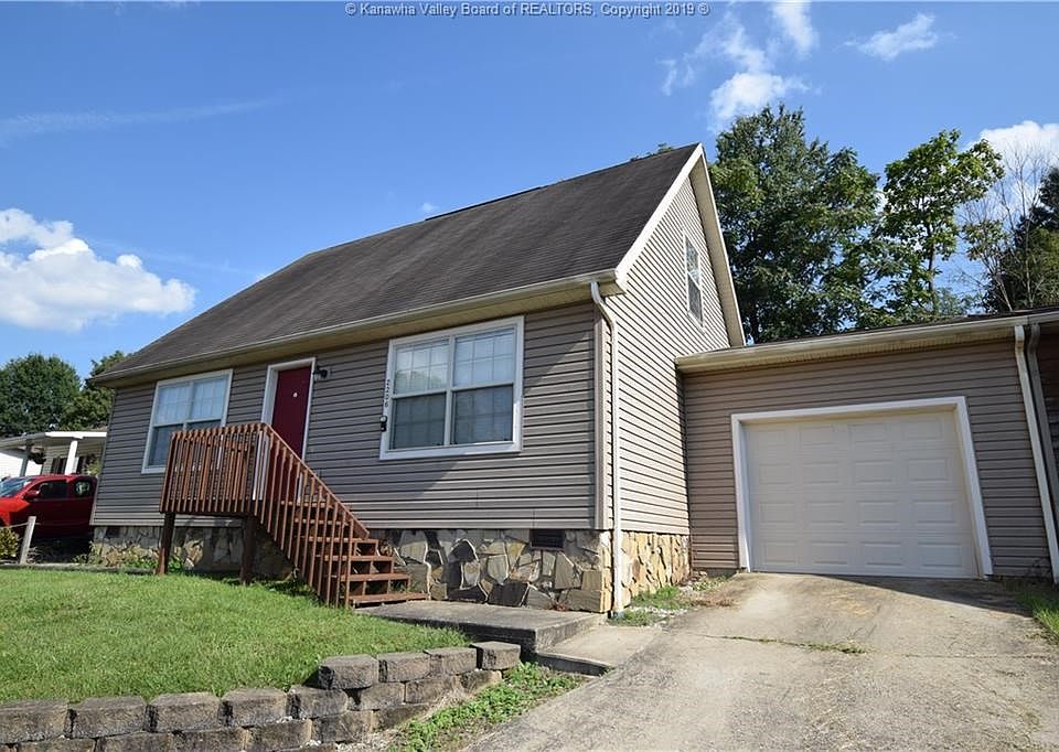 1st image of 2206 Oakridge Dr