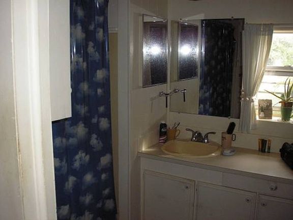 939 Willow Ridge Bath2