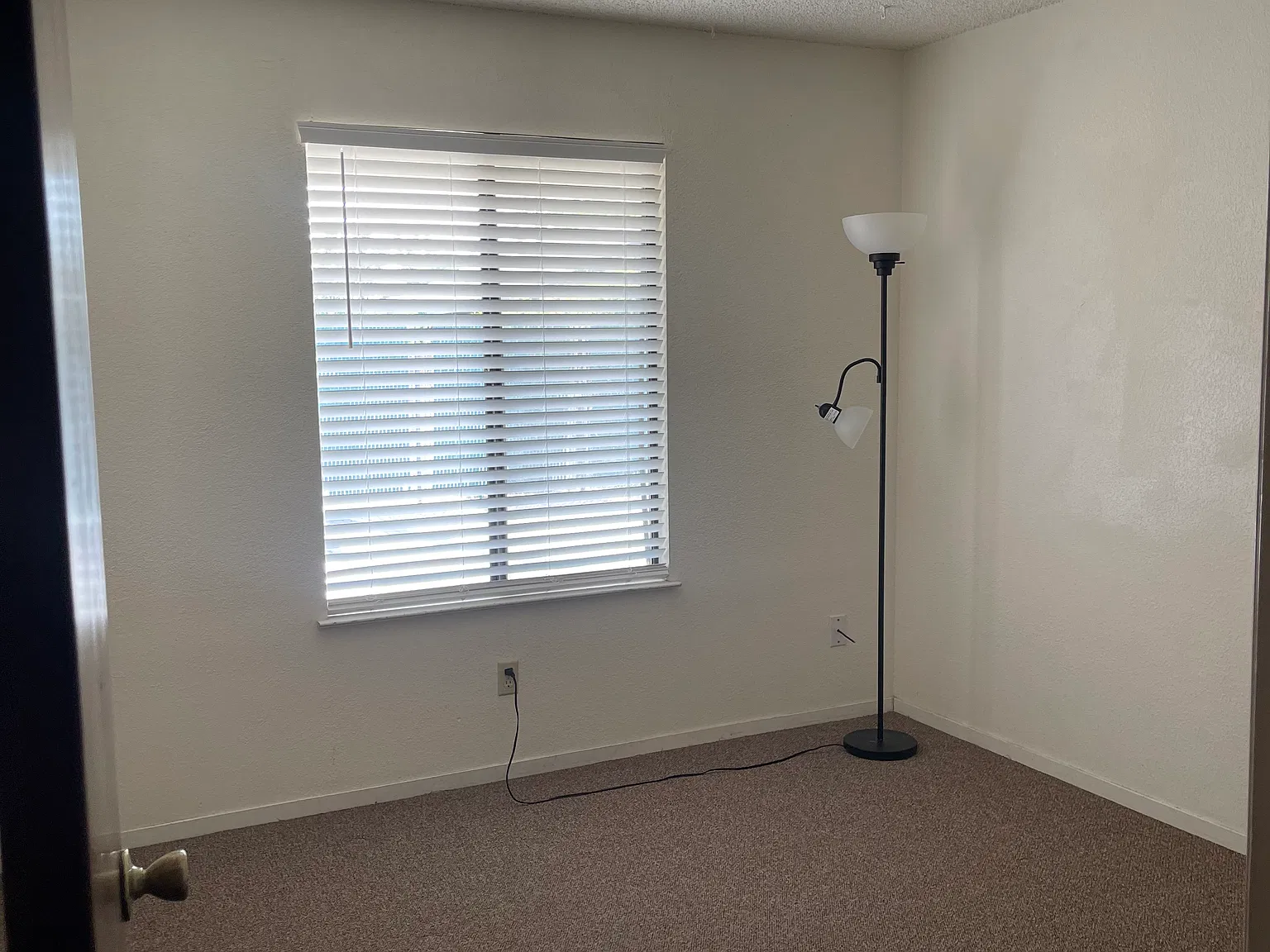 3 bed, 1100 sqft, $1,425 — Photo 1