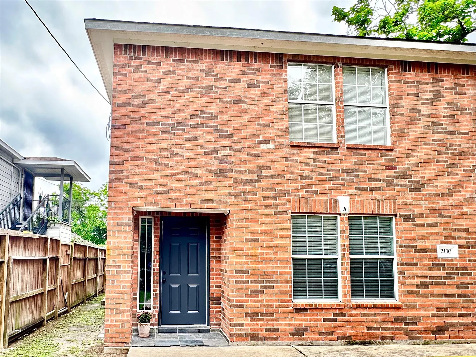 2 bed, 1.5 bath, 1209 sqft, $1,400 — Photo 2