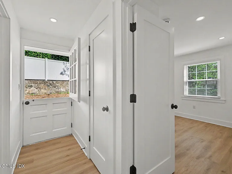25 Hoover Rd — Photo 16