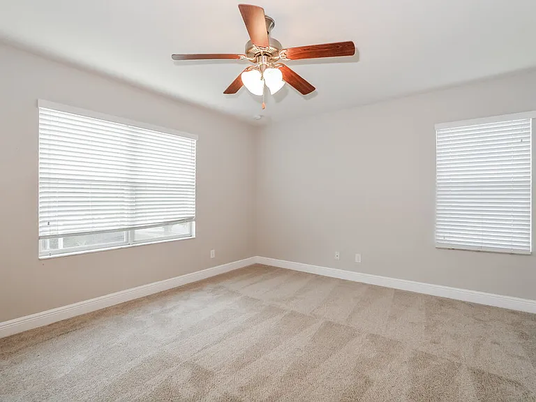 1705 Southern Oak Loop — Photo 9