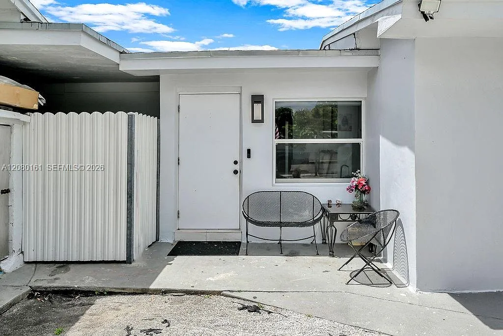 3 bed, 1.0 bath, $2,550 — Photo 4