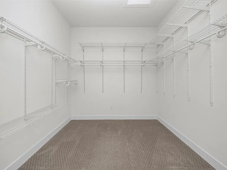 5636 Suffolk Ct — Photo 38