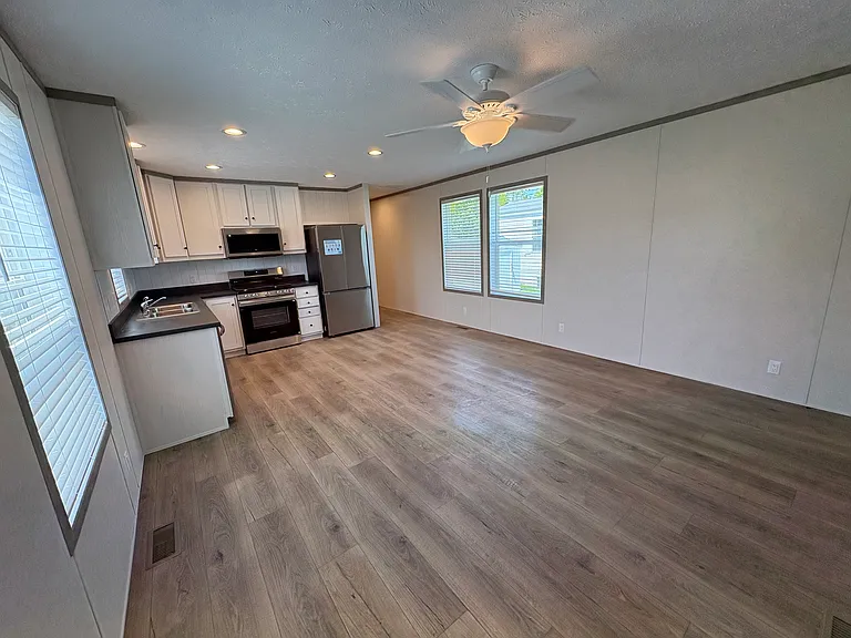 57400 Bedford Blvd — Photo 20