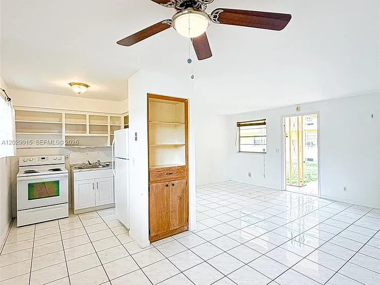 1401 Grant St #3 — Photo 1