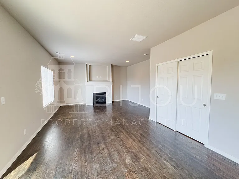 3760 Scott Ln — Photo 4
