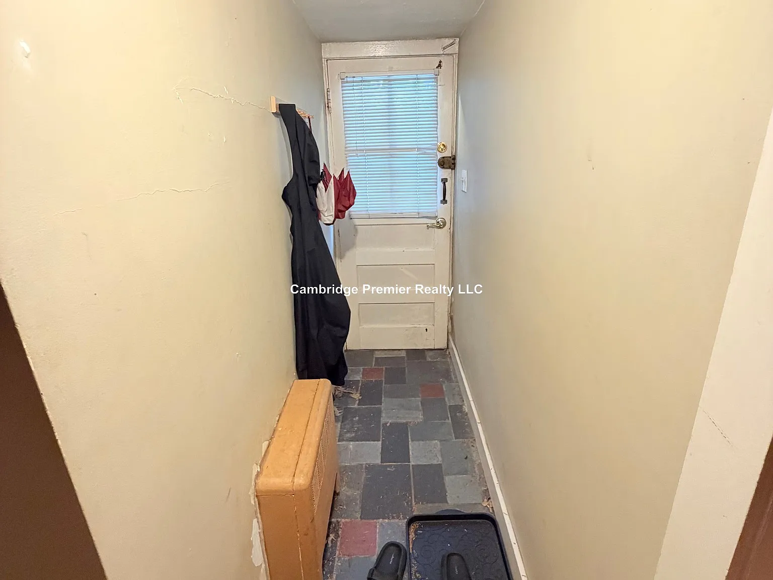 Studio, 500 sqft, $1,950 — Photo 3