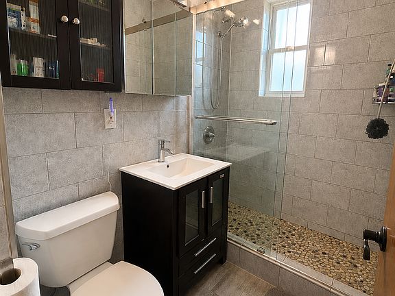 5th image of 47-09 38th St #3