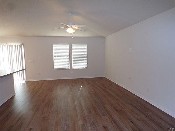 3rd image of 4761 Hilarita Cir