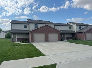 729 Meadow Glen Ave, Brookville, OH 45309