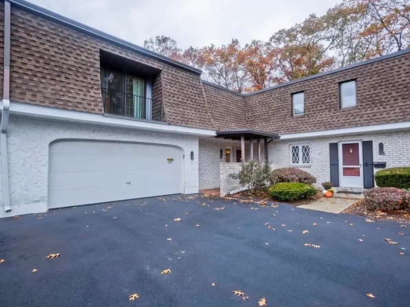 197 Porter Lake Dr #197, Longmeadow, MA 01106